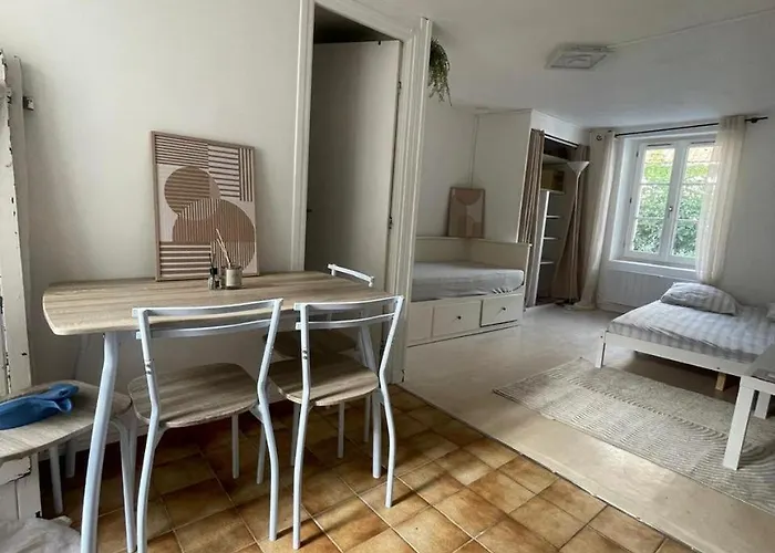 Studio Ecouen 펜션 *